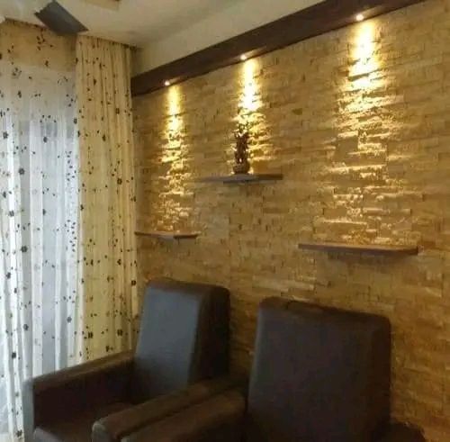 Living room ledgestone accent wall