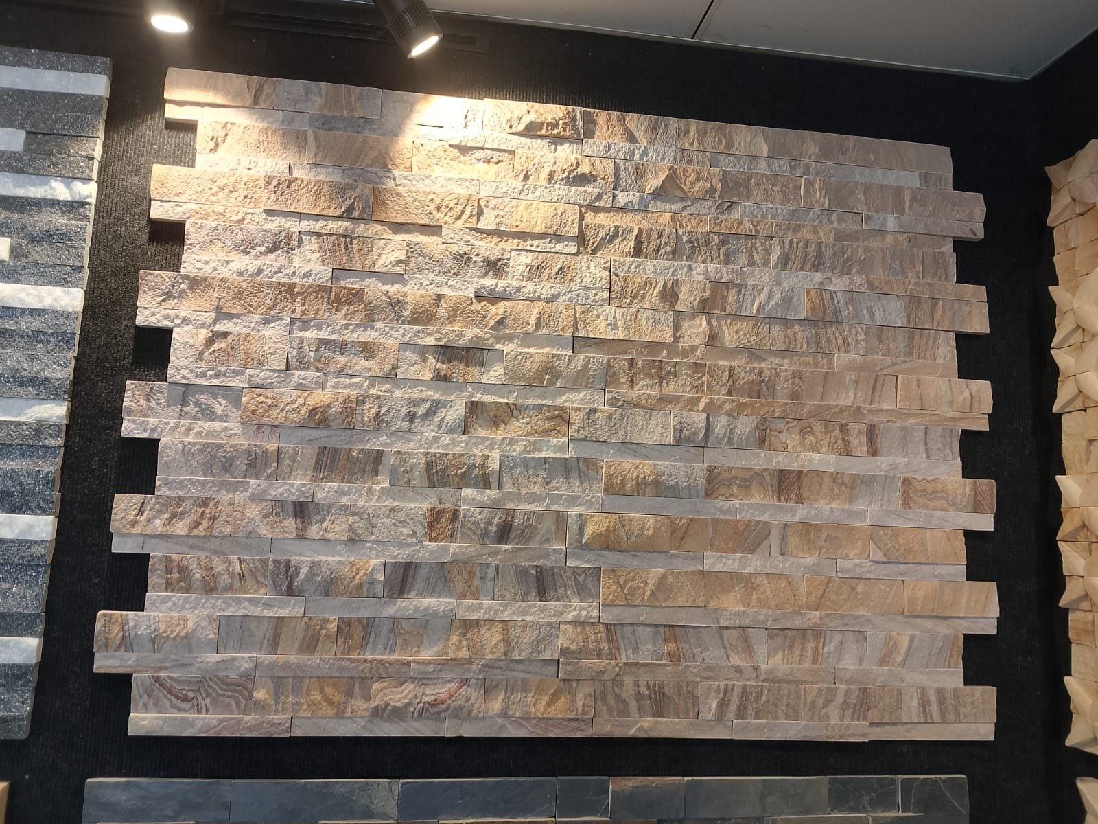 Tan & Multicolor Slate Cladding
